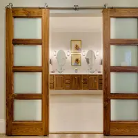 Внутренняя двойная деревянная раздвижная дверь сарая стеклянная Встраиваемая фурнитура сарая дверь