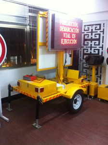 VMS الشمسية المرور علامات LED المقطورات ، VMS مقطورة ، كامل اللون أو لون واحد من حجم OEM تصنيع - Product Image 5