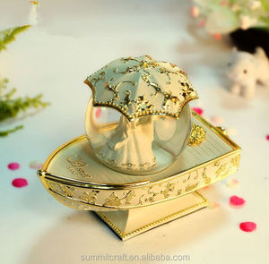 Favor de la boda de la nave de oro resina caja de música - Product Image 2