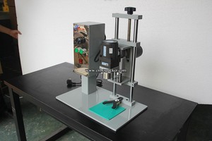 Semi automatique bouteille en plastique capsule en aluminium machine - Product Image 3