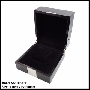 Caja de reloj de lujo para hombre 2026 con patrón de cuero y placa metálica cosida - Product Image 3