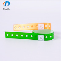 Bracelet d'entrée en PVC/vinyle souple et réglable en forme de L pour événements, fêtes, billets d'admission VIP