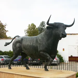 Escultura de bronce de vaca y pantorrilla para jardín al aire libre, escultura de toro joven