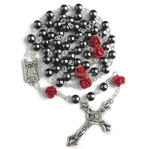 Perles rondes <span class=keywords><strong>en</strong></span> hématite de 6mm avec perles de rose de corail de 8mm Chapelet catholique avec sac <span class=keywords><strong>en</strong></span> velours - Product Image 3