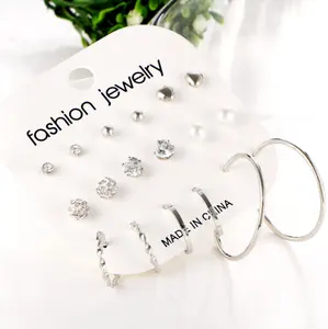 New Daisy Dry Fashion 12ペア/ロットWomen Square Crystal Heart Stud EarringsためWomen