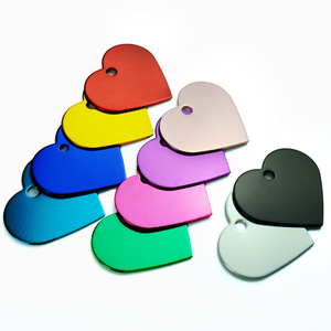 Etiquetas de identificación personalizadas para perros, con forma de corazón multicolor, 38x33mm