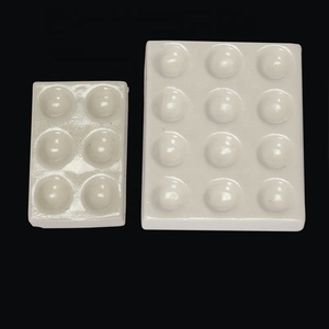 Assiette à points blancs en porcelaine Tiandi Labs avec 12 creux - Product Image 3