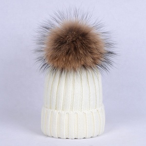 Cappello con berretto mimetico personalizzato con Logo personalizzato in maglia Unisex invernale in acrilico ricamato su misura con procione Pom Pom Beach - Product Image 1