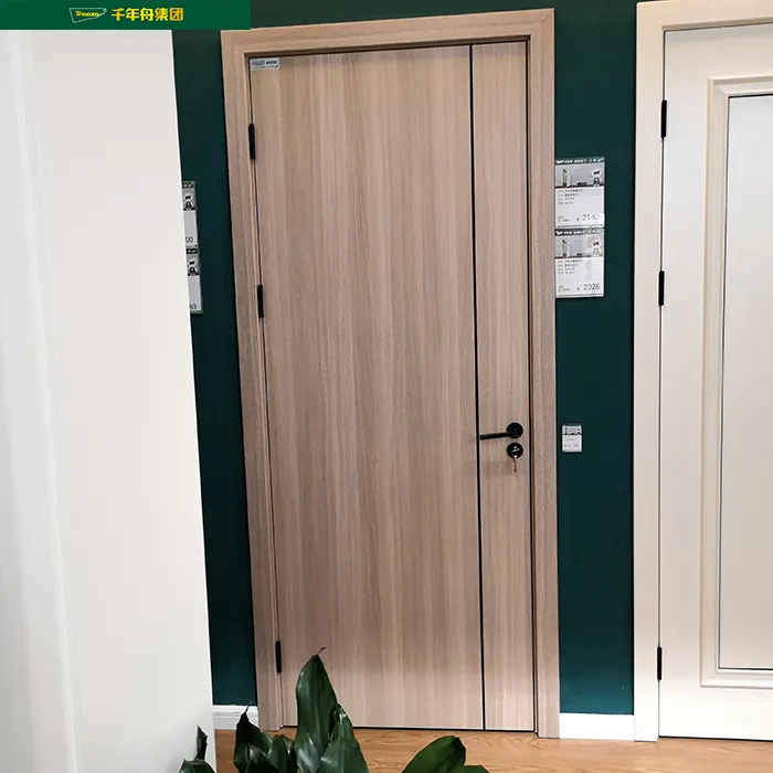 Nuevos productos de la fábrica de China precio insonorizado Interior de dormitorio Interior impermeable de chapa de madera puerta de madera de Panel de diseño para la habitación