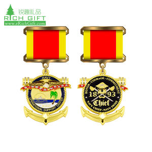 A granel barato <span class=keywords><strong>de</strong></span> exquisita artesanía <span class=keywords><strong>de</strong></span> metal esmalte carnaval fiesta Santa medalla del Día con cordón justo no pedido mínimo - Product Image 3