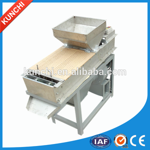 De alto rendimiento industrial maní seco/<span class=keywords><strong>almendra</strong></span> descamación de la <span class=keywords><strong>piel</strong></span> de la máquina <span class=keywords><strong>con</strong></span> una alta tasa de pelar - Product Image 1