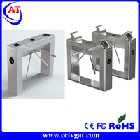 Torniquete trípode UHF RFID de largo alcance con acceso manos libres para complejos residenciales, comunidades con portones y apartamentos CE