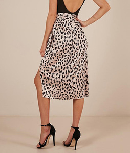 Tùy Chỉnh <span class=keywords><strong>Ladies</strong></span> Thiết Kế Mới Leopard Print <span class=keywords><strong>Satin</strong></span> Bọc Midi Váy - Product Image 2