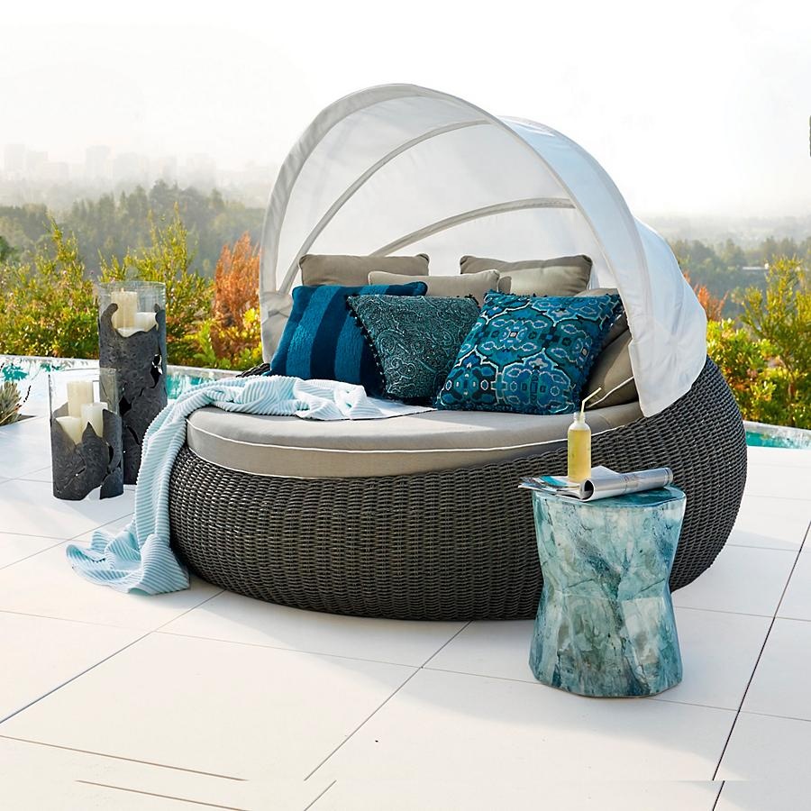 Sigma All Weather Outdoor Circular Sofa Furniture Garden Round Beds Outdoor Patio Rattan Comfortable Bed Daybed With Canopy