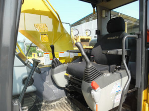 Excavatrice sur chenilles de 20 tonnes Komatsu Pc200 - Product Image 6