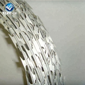 Alambre de Púas Tipo Concertina en Acabado Galvanizado o Acero Inoxidable, Alambre de Hierro con Púas Cruzadas, Protección de 0.3mm-0.6mm - Product Image 4