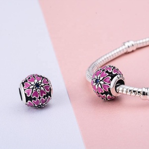 925 en <span class=keywords><strong>argent</strong></span> sterling femmes bracelet rose <span class=keywords><strong>coeur</strong></span> En Émail européen charme <span class=keywords><strong>perle</strong></span> - Product Image 4