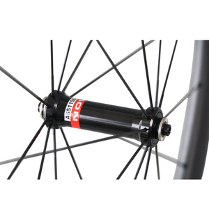 2021 cerchi per <span class=keywords><strong>bici</strong></span> <span class=keywords><strong>da</strong></span> strada cinesi super leggeri 440g 700C ruota per <span class=keywords><strong>bici</strong></span> tubeless con copertoncino in carbonio <span class=keywords><strong>da</strong></span> 40mm di larghezza - Product Image 5
