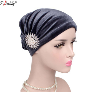 Phealthy <span class=keywords><strong>Cap</strong></span> hijab musulmán Popular Últimas islámica caliente terciopelo liso piedras underscarf con repiques blancos - Product Image 4