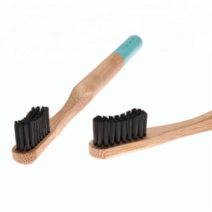 <span class=keywords><strong>Brosse</strong></span> <span class=keywords><strong>à</strong></span> <span class=keywords><strong>dents</strong></span> <span class=keywords><strong>en</strong></span> <span class=keywords><strong>bambou</strong></span> naturel <span class=keywords><strong>à</strong></span> manche rond avec boîtes de 4 pièces, produit de soins bucco-dentaires écologique - Product Image 4