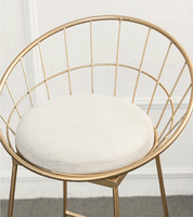 Chaise de tabouret de bar moderne