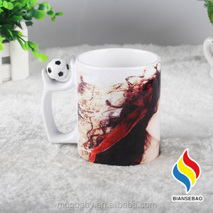 Taza mágica manija del nuevo diseño con fútbol taza de cerámica - Product Image 5