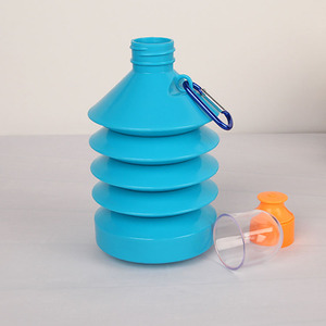 Portátil seguridad de calidad alimentaria plástico plegable bebida botella 500 ml <span class=keywords><strong>con</strong></span> mosquetón - Product Image 1