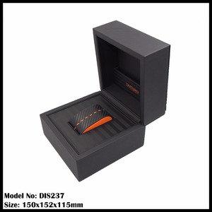 Caja de reloj de lujo para hombre con patrón de cuero y placa metálica cosida, modelo 2026 - Product Image 4