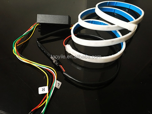 Coche que fluye LED tira flexible cola de camiones caja RGB tubo de luz trasera de <span class=keywords><strong>la</strong></span> vuelta del freno luz de señal - Product Image 3