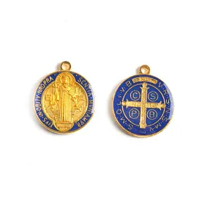 Venta al por mayor religiosa de aleación de Metal de un agujero encanto medalla exquisito colgante con Saint Benedict