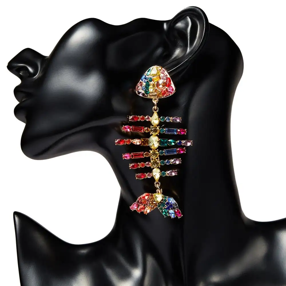 अतिरंजित पूर्ण हीरा मछली की हड्डी रंग हीरे की बालियों महिला फैशन सुपर प्यारा व्यक्तित्व कान की बाली