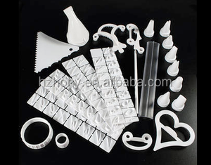 100 Piece <strong>Cake</strong> Decorating <strong>Kit</strong> - Product Image 3