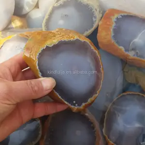 天然水胆汁玛瑙 geode 玛瑙与水被困在本地水里面玛瑙石