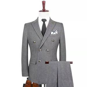 Trajes de negocios para <span class=keywords><strong>hombre</strong></span> ajustados de lona con doble botonadura a rayas grises a medida - Product Image 1