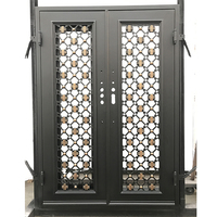 Portes de patio en fer forgé à double entrée avec un design simple en forme de carré