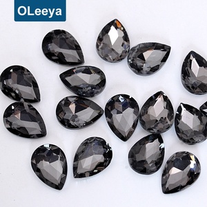 Pietre Sciolte in <span class=keywords><strong>Vetro</strong></span> Non Piatte Oleeya 13*18mm, Strass a Goccia Siam Scuro con Retro Appuntito per Decorazione Telefoni - Product Image 4