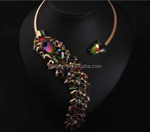 Set di Gioielli da Sposa per Donna, Collana e <span class=keywords><strong>Orecchini</strong></span> di <span class=keywords><strong>Lusso</strong></span> con Cristalli e Diamanti, Gioielli con Perle e Strass per Feste ed Eventi Eleganti - Product Image 1