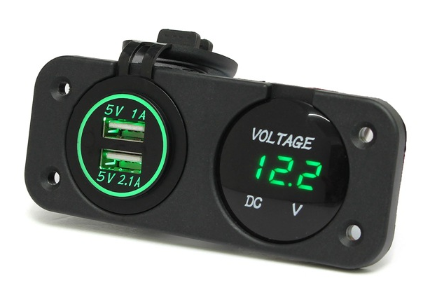 DC12V/24 V 4 Paneln con doble cargador Usb/Ditigal voltímetro y socket disyuntor barco coche