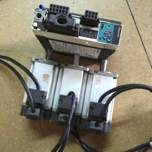 Gebrauchte getestete funktionierende AC SERVO DRIVER AC SERVO MOTOR MCDDT3520 MHMD082P1U - Product Image 1