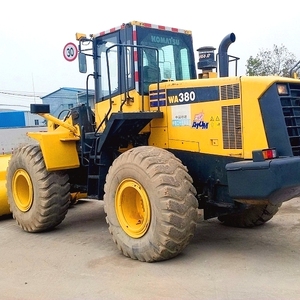 Komatsu WA380 d'occasion Chargeur frontal sur pneus fabriqué au Japon avec composant de moteur central - Product Image 5
