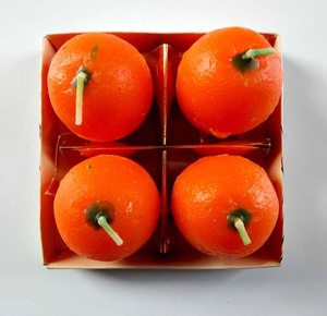 Candela Profumata a Forma di Frutta Fantasiosa: Fragola, Mela, Arancia per Decorazioni Festive - Product Image 4