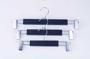 <span class=keywords><strong>Cintre</strong></span> en bois de luxe pour boutiques et hôtels, design pour costumes et manteaux, avec logo personnalisé, vente en gros - Product Image 2