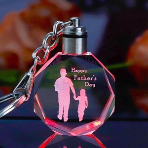 Personnalisé 3d laser gravure Cristal cadre photo porte-clés en cristal pour <span class=keywords><strong>le</strong></span> Cadeau de Fête des Pères - Product Image 2