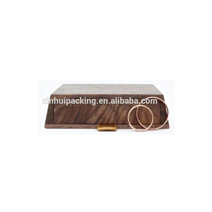 Caja de anillos de madera de nogal con Logo personalizado de alta calidad