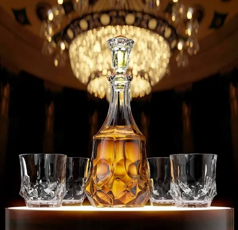 Crystal Whiskey Decanter Set European Style Whiskey Decanter and Glass Set