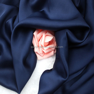 Tessuto in Chiffon Satinato di Poliestere 50D Liscio e Lucido con Proprietà Antistatiche per Abiti da Sposa e Pigiami, Vendita all'Ingrosso - Product Image 4