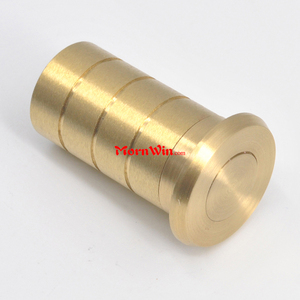 Prise de sol moderne de luxe en laiton satiné anti-poussière pour portes intérieures - Product Image 6
