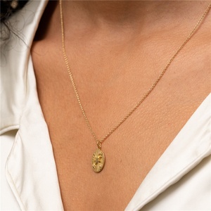 Collana <span class=keywords><strong>Girocollo</strong></span> Gemnel con Catena in Oro e Ciondolo a Stella in Zirconia Cubica, Gioiello da Donna - Product Image 4