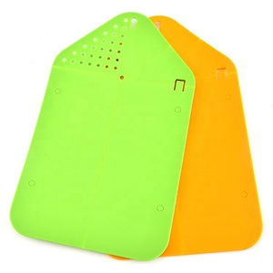 <span class=keywords><strong>Planche</strong></span> à découper les légumes pliable en forme <span class=keywords><strong>de</strong></span> Triangle <span class=keywords><strong>planche</strong></span> à découper en plastique personnalisée - Product Image 3