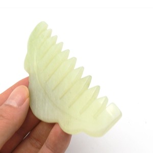 Pettine <span class=keywords><strong>in</strong></span> <span class=keywords><strong>Giada</strong></span> Naturale di Xiuyan, <span class=keywords><strong>Massaggiatore</strong></span> Gua Sha per Cuoio Capelluto, per Crescita dei Capelli e Relax, Strumento di Bellezza all'Ingrosso - Product Image 2